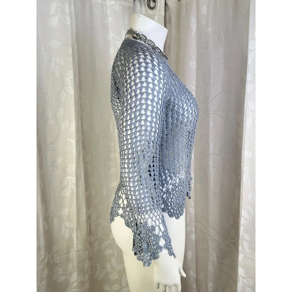 BCBGMAXAZRIA Hand Crochet Top L Silver Blue‎ Gray Open Knit Boho Sheer Scallop